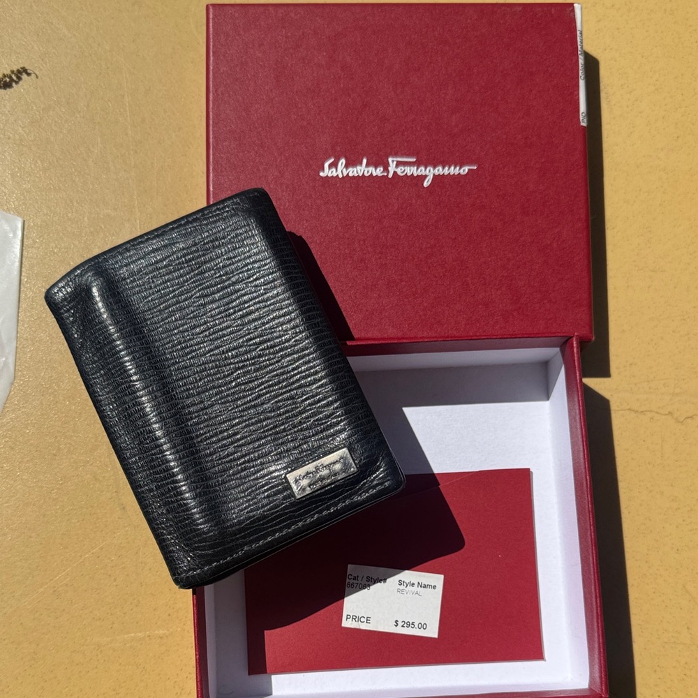 Salvatore Ferragamo Black Textured Leather Card & Key Holder